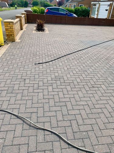 Lincoln-Roof-And-Drive-Cleaning-Driveways-2