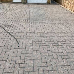 Lincoln-Roof-And-Drive-Cleaning-Driveways-4