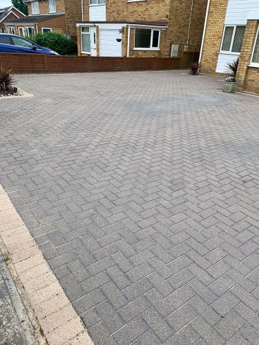 Lincoln-Roof-And-Drive-Cleaning-Driveways-5