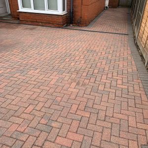 Lincoln-Roof-Drive-Cleaning-Driveways-2